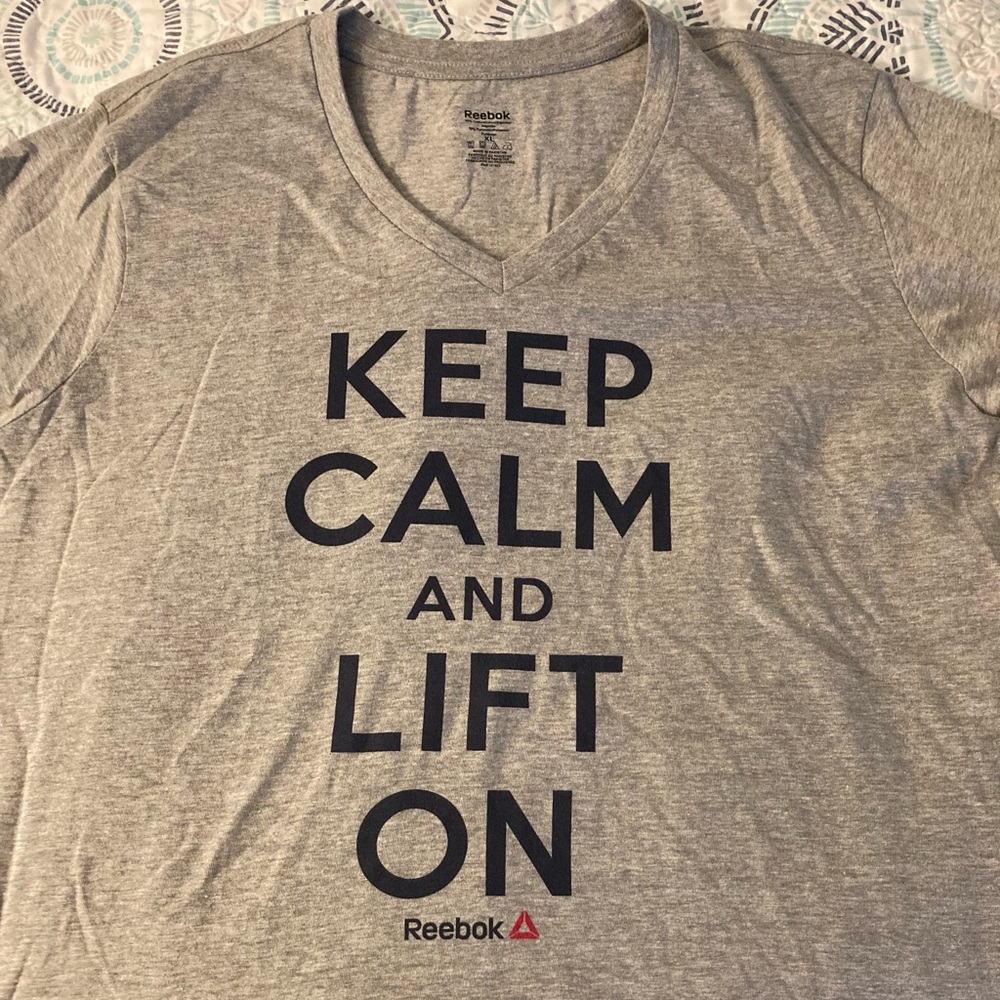 Reebok “Keep Calm and Lift On”,  v-neck women’s XL new with tags